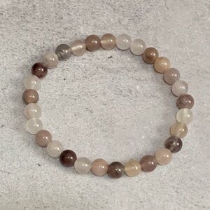 Handmade quartz bead stretch bracelet
